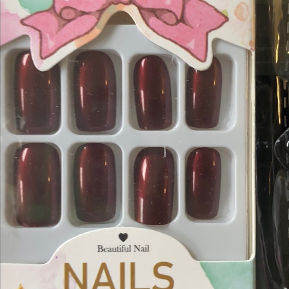 Nails - Picture 5 of 7